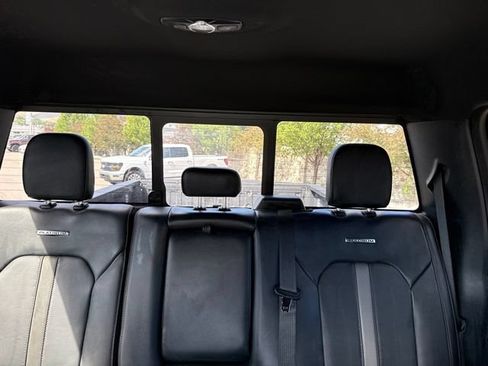 Used 2022 Ford F350 Platinum w/ FX4 Off-Road Package AWD/4WD image 32