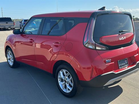 Used 2025 Kia Soul LX w/ LX Technology Package image 10