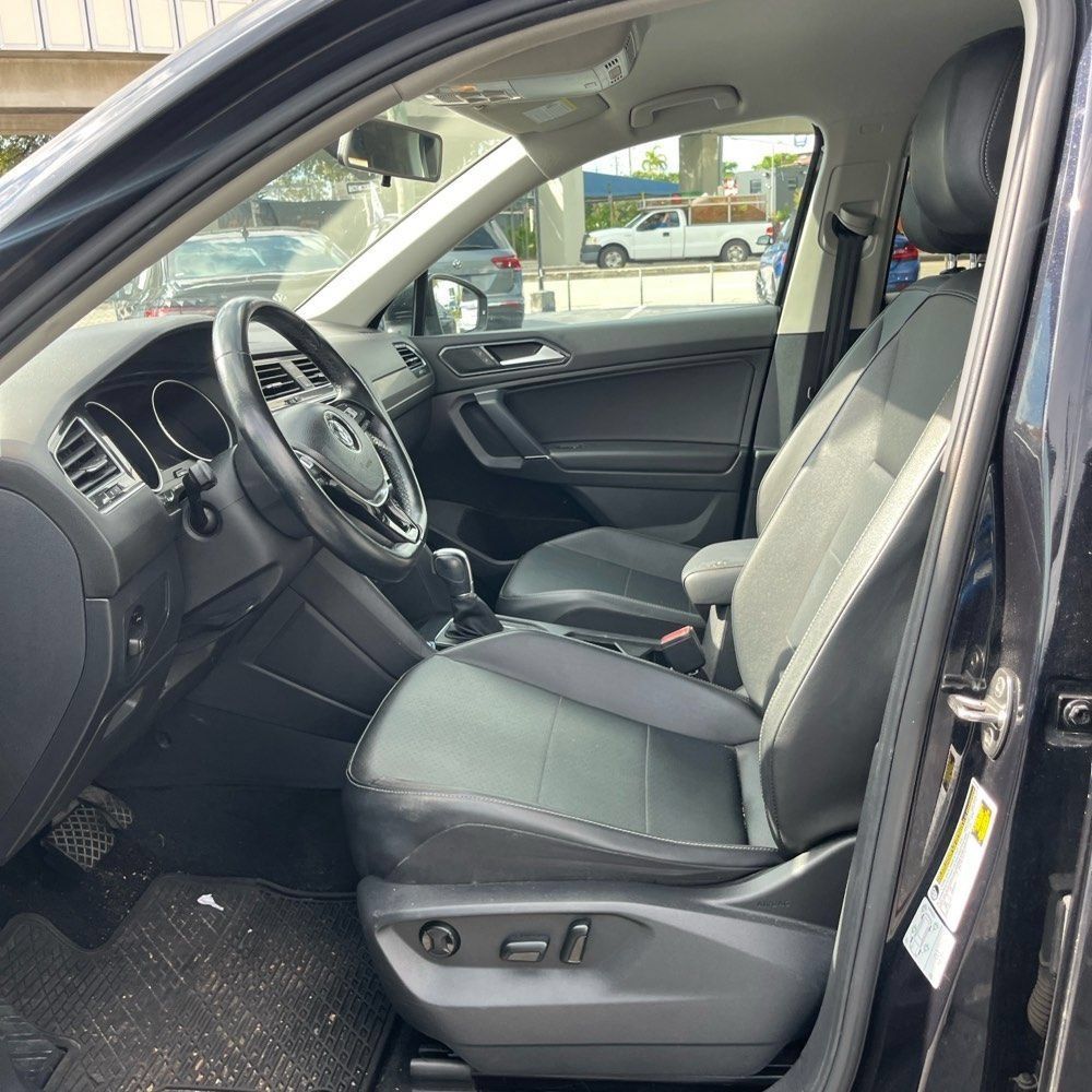 Used 2018 Volkswagen Tiguan SE FWD image 5