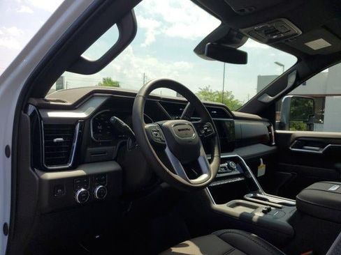New 2026 GMC Sierra 2500 Denali AWD/4WD image 17