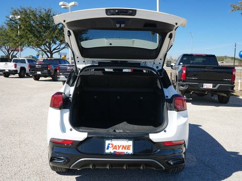 Used 2024 Buick Encore GX Sport Touring image 9