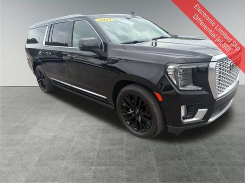 Used 2023 GMC Yukon XL Denali w/ Denali Reserve Package AWD/4WD image 9