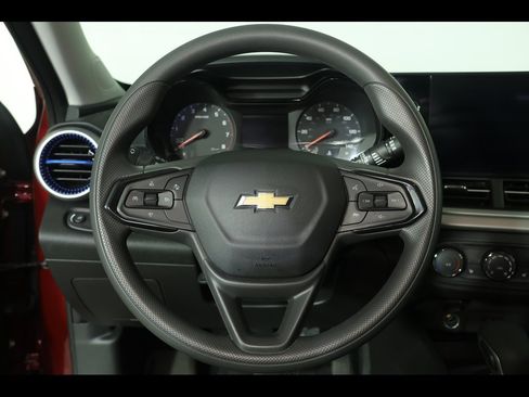 Used 2024 Chevrolet Trax LS w/ LS Convenience Package image 10