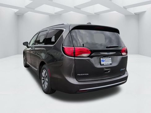 Used 2020 Chrysler Pacifica Limited w/ Advanced Safetytec Group image 7