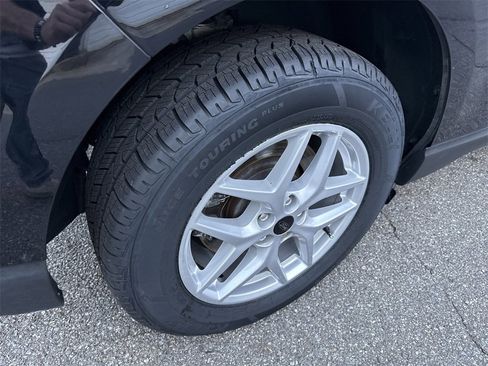 Used 2024 Ford Edge SEL image 19