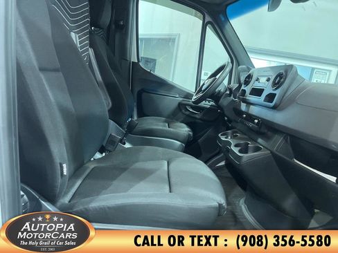 Used 2022 Mercedes-Benz Sprinter 3500 image 11