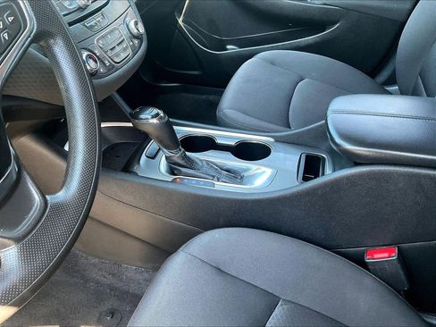 Used 2020 Chevrolet Malibu LT FWD image 18