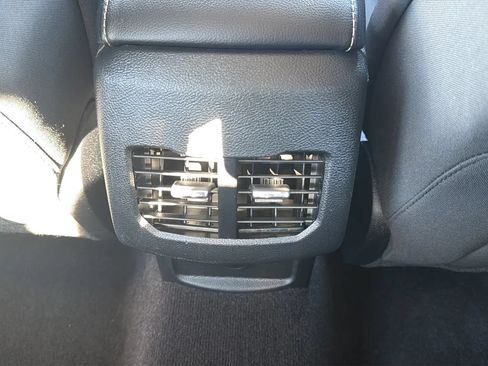 Used 2020 Ford Fusion SE FWD image 17