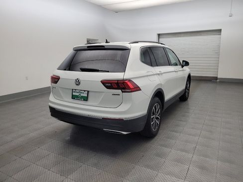 Used 2020 Volkswagen Tiguan SE AWD/4WD image 9