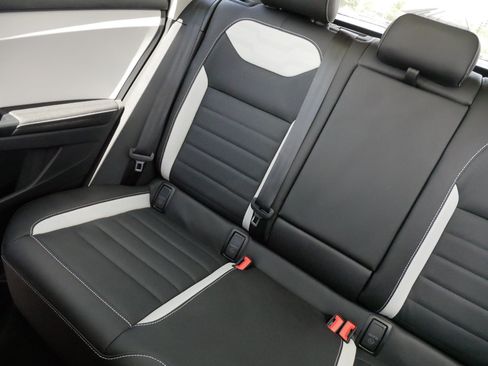 Certified 2025 Volkswagen Taos SEL AWD/4WD image 12