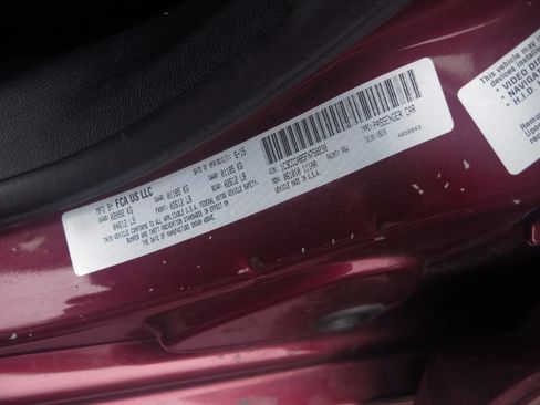 Used 2015 Chrysler 200 Limited w/ Convenience Group image 29
