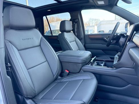 New 2026 GMC Yukon Denali w/ Sun & Power Step Package image 22