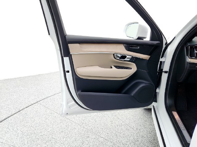 New 2026 Volvo XC90 B6 Plus w/ Protection Package Premier AWD/4WD image 27
