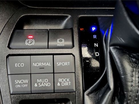 Used 2023 Toyota RAV4 XLE w/ Convenience Package image 33