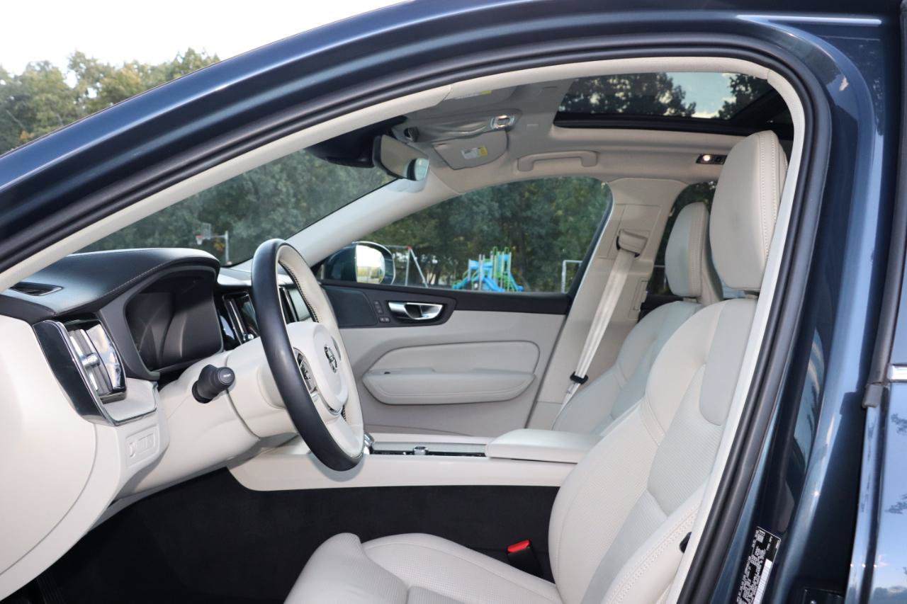 Used 2021 Volvo XC60 T8 Inscription w/ Advanced Package AWD/4WD image 9