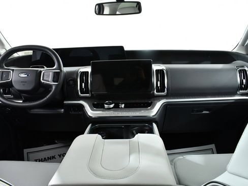 New 2026 Ford Expedition Max Platinum image 7