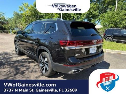 Used 2025 Volkswagen Atlas SEL AWD/4WD image 4