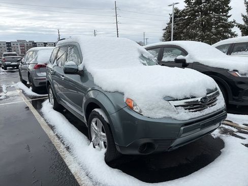 Used 2010 Subaru Forester 2.5X Premium image 4