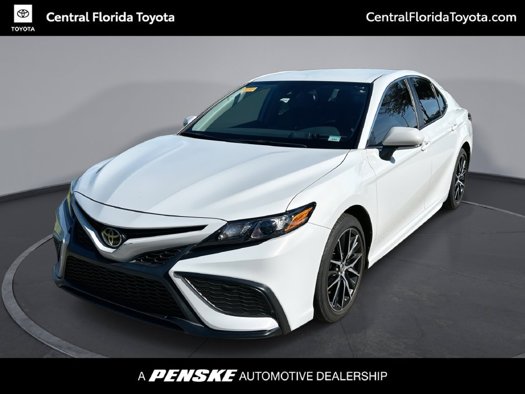 Used 2024 Toyota Camry SE FWD image 1