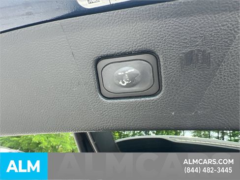 Used 2017 Ford Edge Titanium w/ Equipment Group 301A FWD image 23