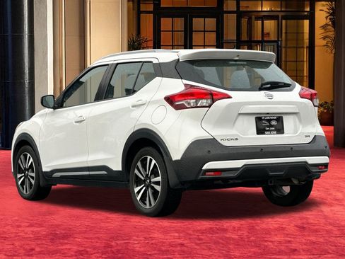 Used 2020 Nissan Kicks SR w/ SR Premium Package image 4