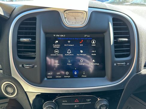 Used 2023 Chrysler 300 Touring w/ Sport Appearance Package image 12