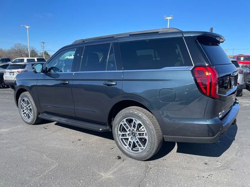 New 2026 Ford Expedition Active image 5