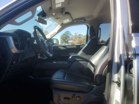 Used 2024 Ford Expedition XLT image 8