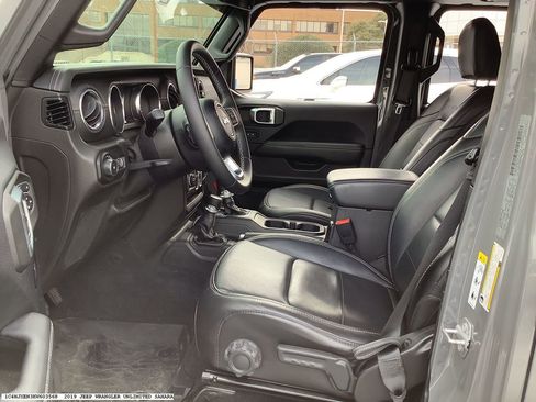 Used 2019 Jeep Wrangler Unlimited Sahara image 11