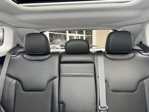 Used 2018 Jeep Compass Trailhawk w/ Navigation Group image 31