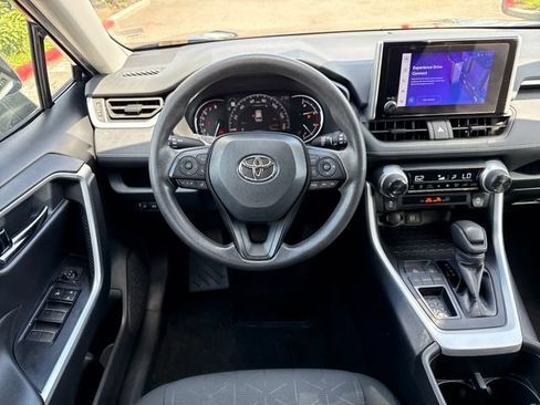Used 2024 Toyota RAV4 XLE FWD image 29