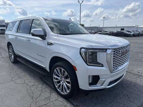 Used 2024 GMC Yukon XL Denali w/ Advanced Technology Package AWD/4WD image 1