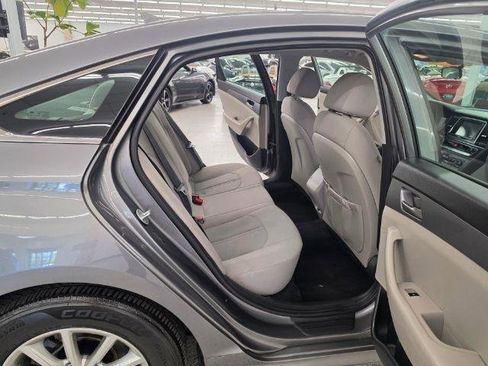 Used 2019 Hyundai Sonata SE w/ Winter Weather Package FWD image 32