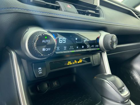 Used 2023 Toyota RAV4 SE image 24