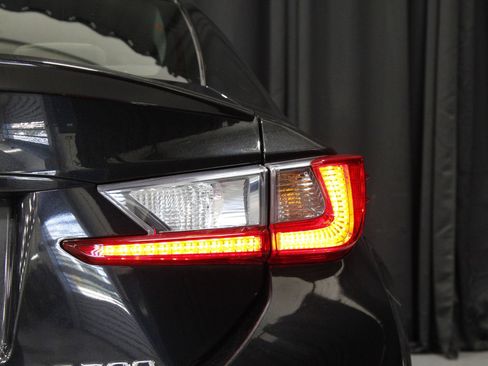 Used 2018 Lexus RC 300 AWD image 2
