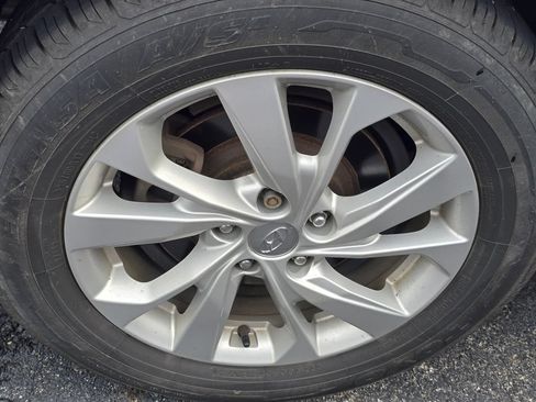 Used 2020 Hyundai Tucson SE w/ Cargo Package FWD image 9