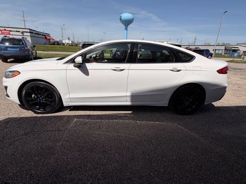 Used 2019 Ford Fusion SE w/ Equipment Group 151A FWD image 7