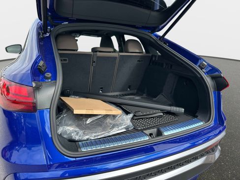 New 2025 Audi Q5 Prestige image 9