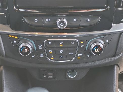 Used 2023 Chevrolet Traverse High Country image 15