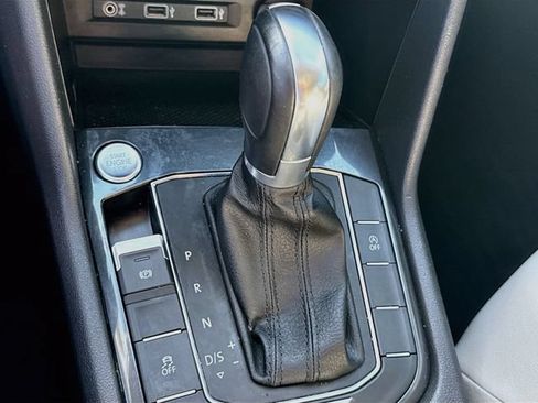 Used 2018 Volkswagen Tiguan SE w/ Panoramic Sunroof Package AWD/4WD image 23