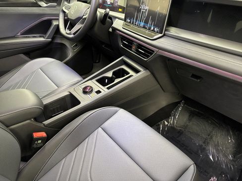 New 2026 Volkswagen Tiguan SE AWD/4WD image 15