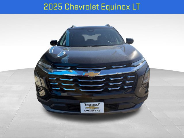 Used 2025 Chevrolet Equinox LT w/ Convenience Package II AWD/4WD image 2