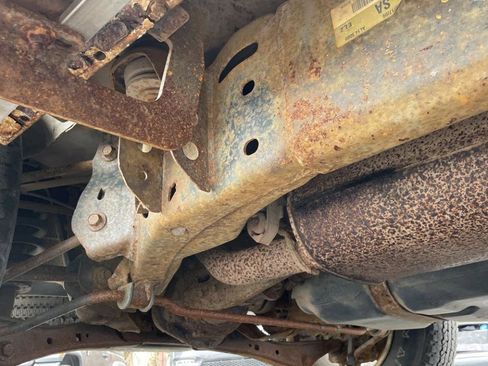 Used 2010 Ford Expedition Limited image 19