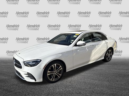Used 2023 Mercedes-Benz E 350 4MATIC Sedan image 5