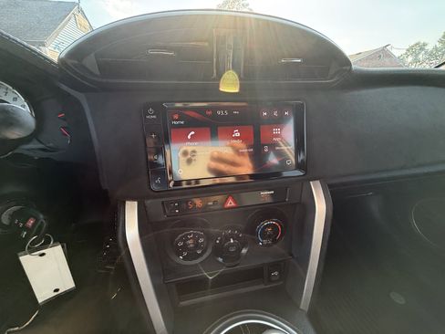 Used 2020 Toyota 86 RWD image 21