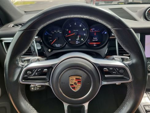Used 2018 Porsche Macan Base image 27