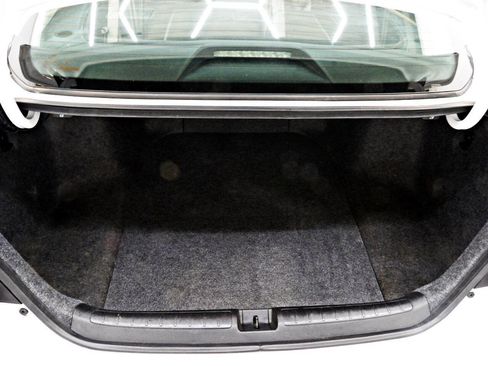 Used 2018 Honda Accord Touring image 13