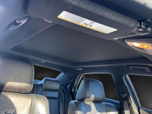 Used 2023 Chrysler 300 S image 27