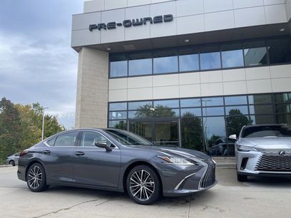 Certified 2025 Lexus ES 350 w/ Premium Package