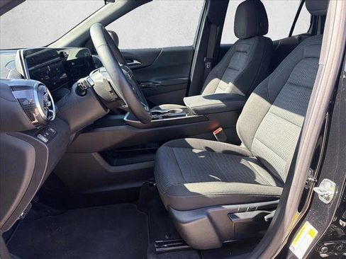 Used 2026 Chevrolet Equinox LT FWD image 10